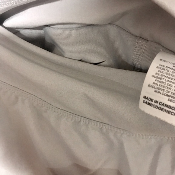 Nike size large two toned two layered tennis skirt - Picture 6 of 9